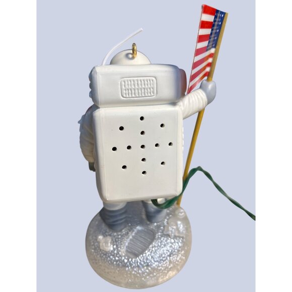 Hallmark Keepsake Ornament 1994  the Eagle Has Landed - Picture 10 of 12